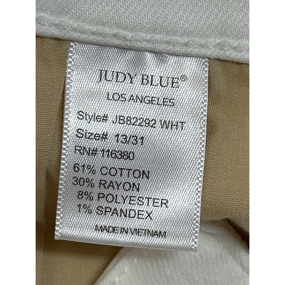 Judy Blue White Capris with Copper Rivet Detail - Picture 5 of 9